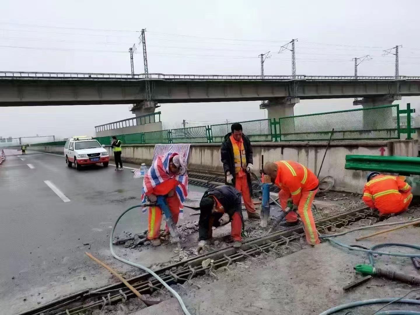 施甸桥梁伸缩缝抢修料